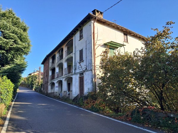 casa indipendente in vendita a Laveno-Mombello