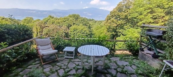 appartamento in vendita a Laveno-Mombello