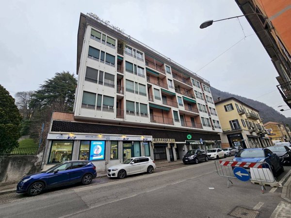 appartamento in vendita a Laveno-Mombello