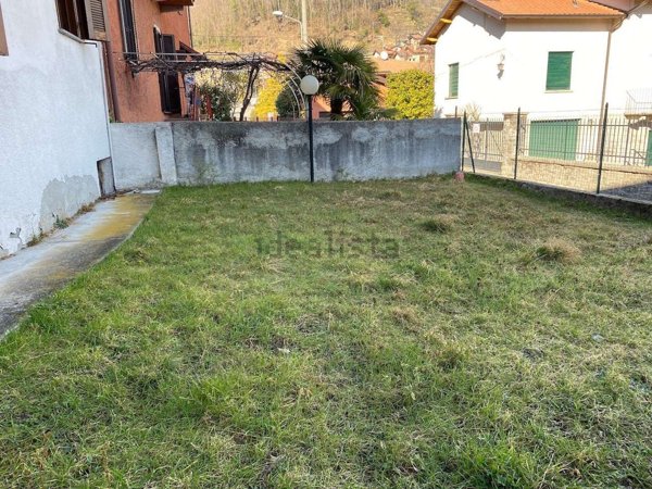 appartamento in vendita a Laveno-Mombello in zona Corte