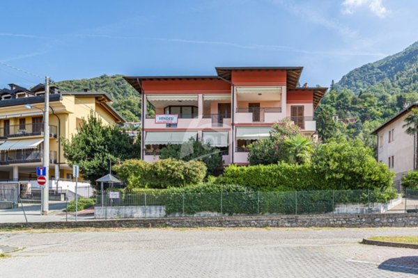 appartamento in vendita a Laveno-Mombello