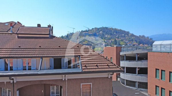 appartamento in vendita a Laveno-Mombello