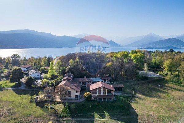 casa indipendente in vendita a Laveno-Mombello