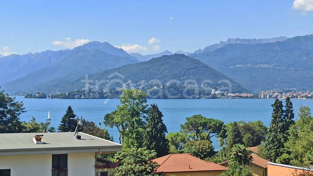 appartamento in vendita a Laveno-Mombello in zona Cerro