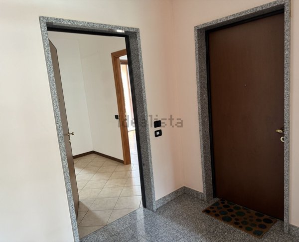 appartamento in vendita a Laveno-Mombello in zona Mombello