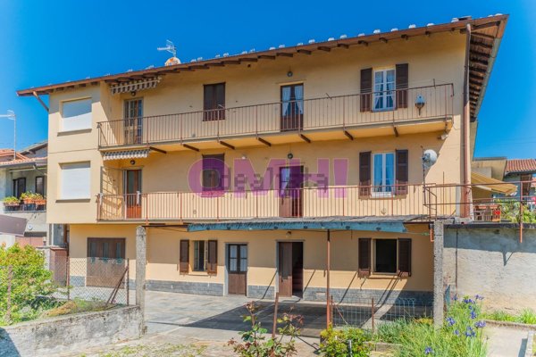 casa indipendente in vendita a Laveno-Mombello