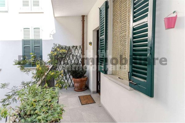 appartamento in vendita a Laveno-Mombello in zona Corte