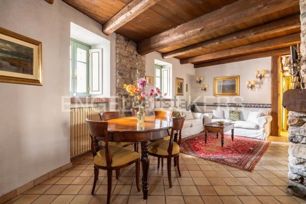 appartamento in vendita a Laveno-Mombello