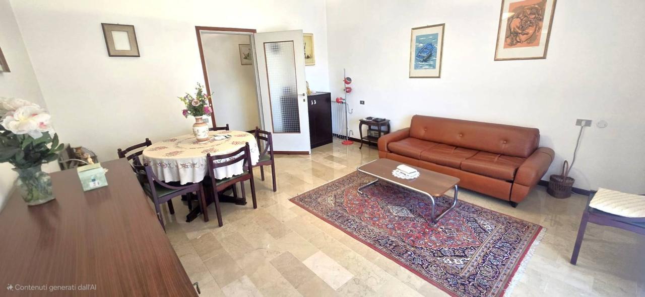 appartamento in vendita a Laveno-Mombello in zona Laveno