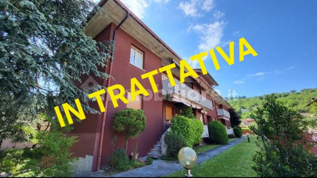 appartamento in vendita a Laveno-Mombello in zona Laveno