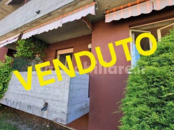 appartamento in vendita a Laveno-Mombello in zona Laveno