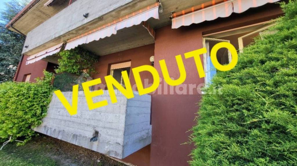 appartamento in vendita a Laveno-Mombello in zona Laveno