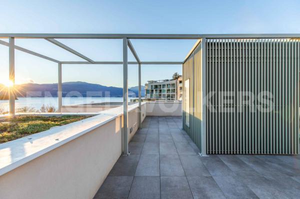 appartamento in vendita a Laveno-Mombello in zona Laveno