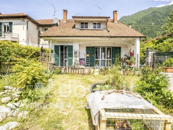appartamento in vendita a Laveno-Mombello in zona Laveno