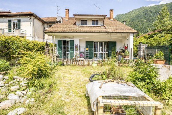 appartamento in vendita a Laveno-Mombello
