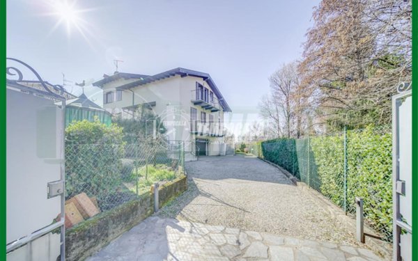 appartamento in vendita a Laveno-Mombello in zona Cerro