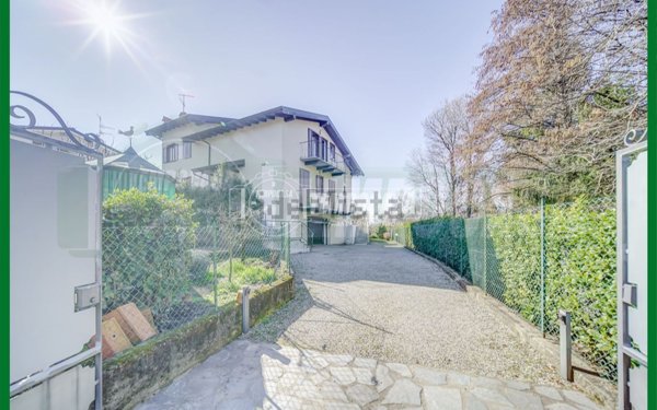 appartamento in vendita a Laveno-Mombello