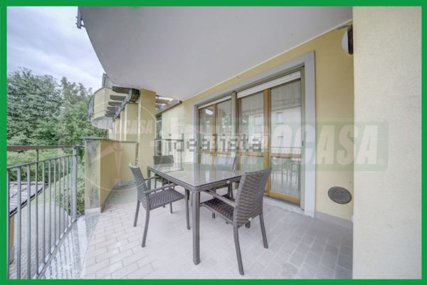 appartamento in vendita a Laveno-Mombello