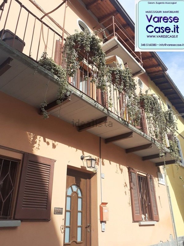 appartamento in vendita a Laveno-Mombello in zona Rocca