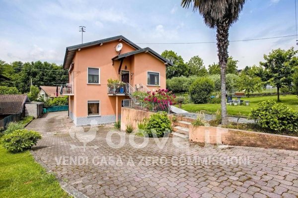 casa indipendente in vendita a Laveno-Mombello