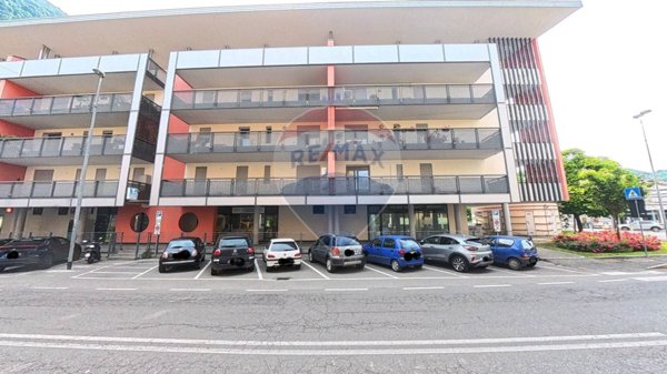 appartamento in vendita a Laveno-Mombello in zona Laveno