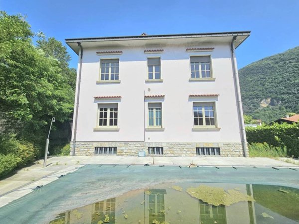 casa indipendente in vendita a Laveno-Mombello