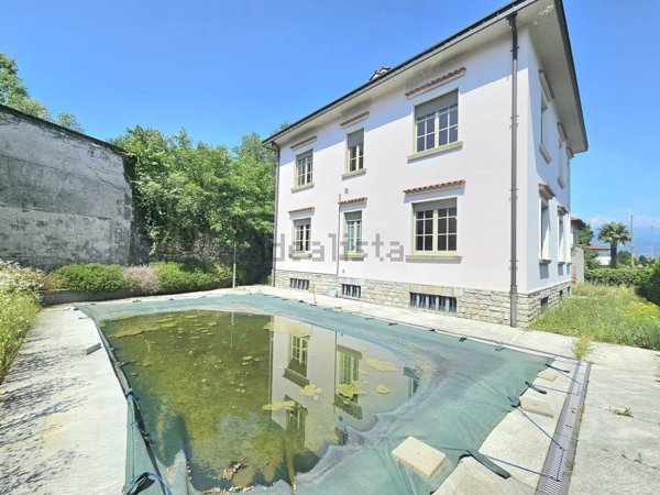 casa indipendente in vendita a Laveno-Mombello