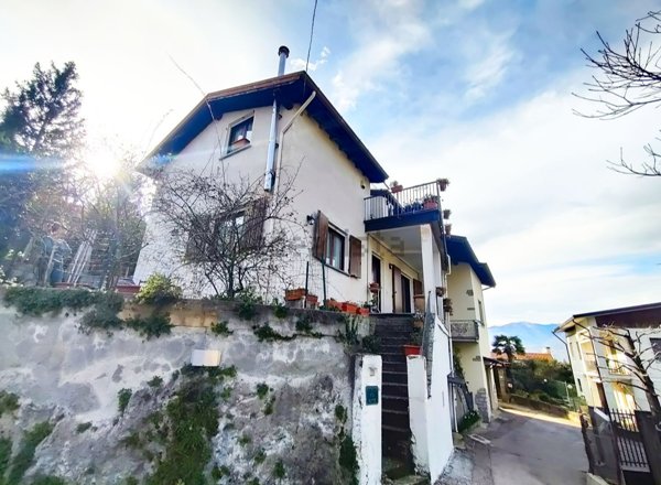 appartamento in vendita a Laveno-Mombello