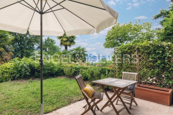 appartamento in vendita a Laveno-Mombello in zona Cerro