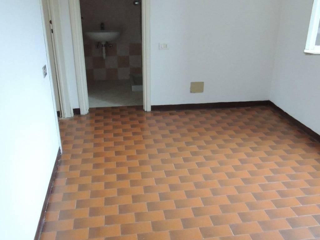 appartamento in vendita a Laveno-Mombello in zona Laveno