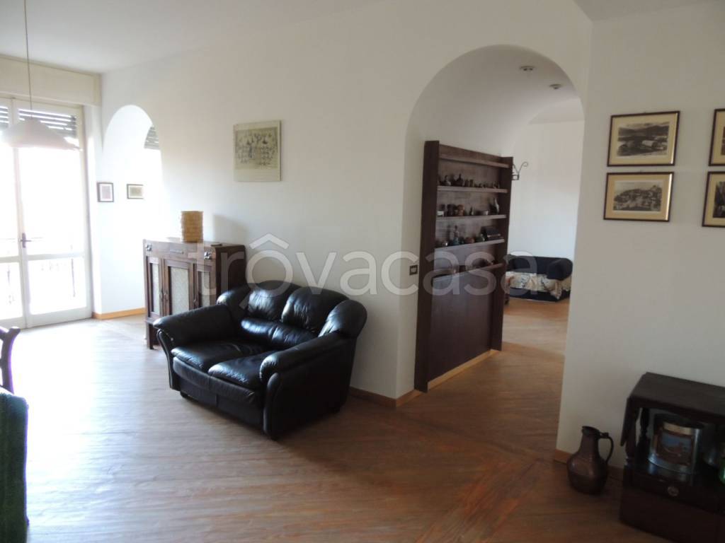 appartamento in vendita a Laveno-Mombello in zona Cerro