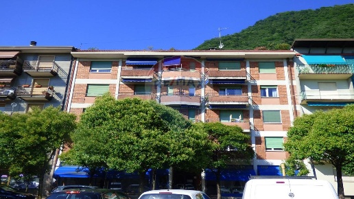 appartamento in vendita a Laveno-Mombello in zona Laveno