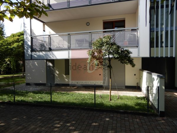 appartamento in vendita a Laveno-Mombello in zona Laveno