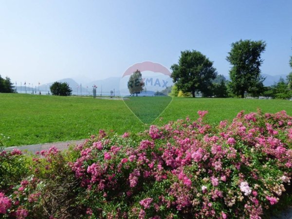 appartamento in vendita a Laveno-Mombello in zona Laveno