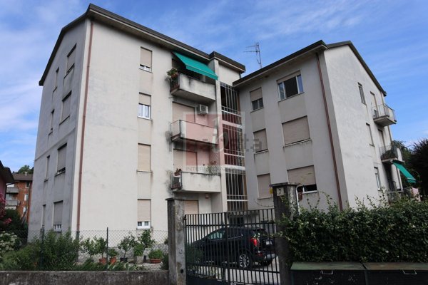 appartamento in vendita a Laveno-Mombello in zona Laveno