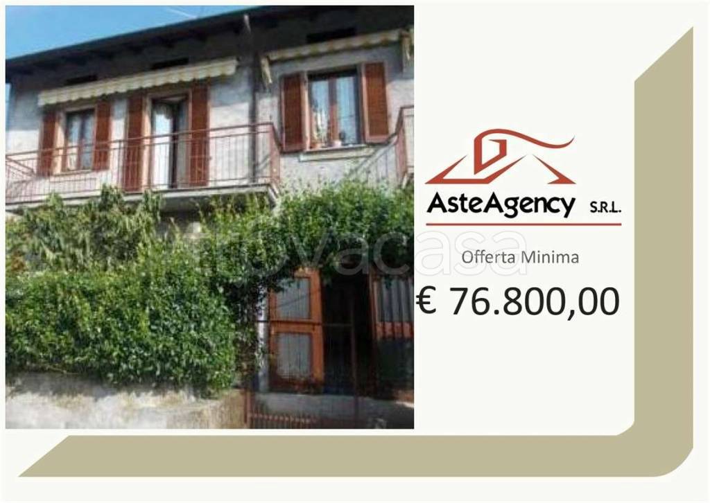 casa indipendente in vendita a Laveno-Mombello in zona Mombello