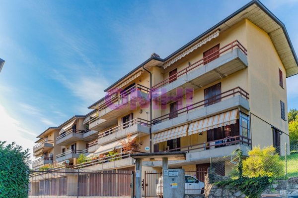 appartamento in vendita a Laveno-Mombello