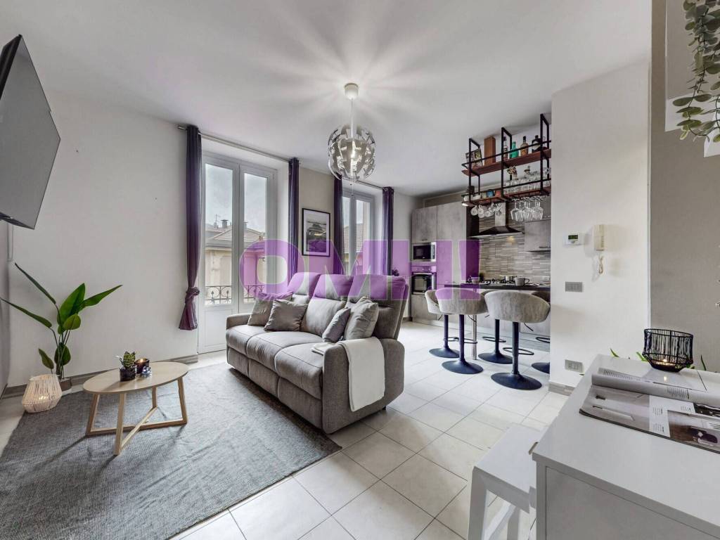 appartamento in vendita a Laveno-Mombello in zona Laveno