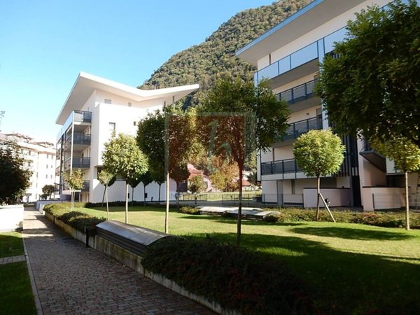 appartamento in vendita a Laveno-Mombello in zona Laveno