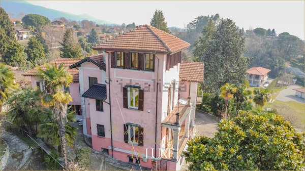 casa indipendente in vendita a Laveno-Mombello