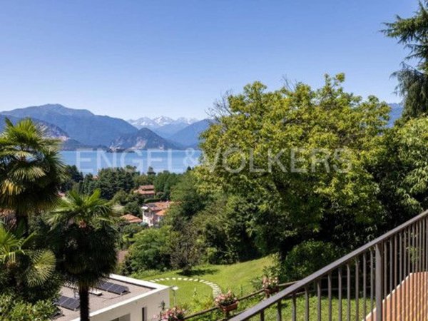 casa indipendente in vendita a Laveno-Mombello in zona Cerro
