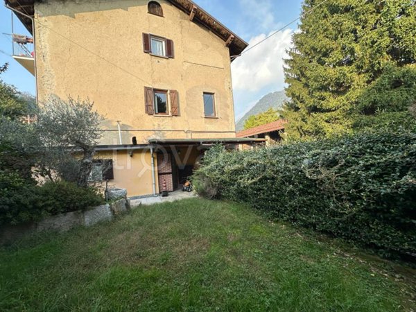 appartamento in vendita a Laveno-Mombello