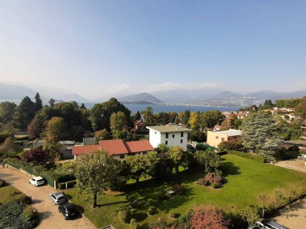 appartamento in vendita a Laveno-Mombello in zona Cerro