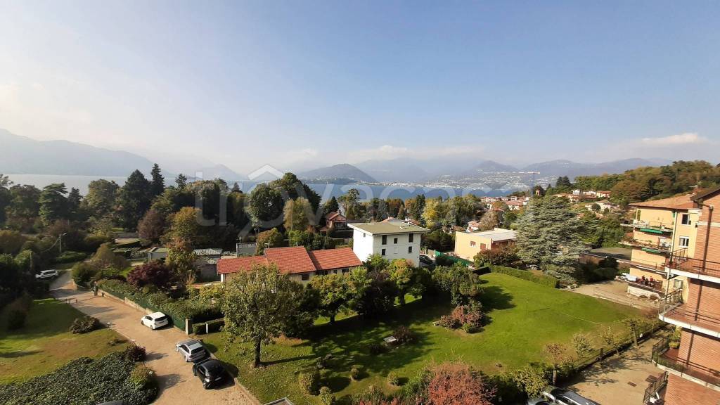 appartamento in vendita a Laveno-Mombello in zona Cerro