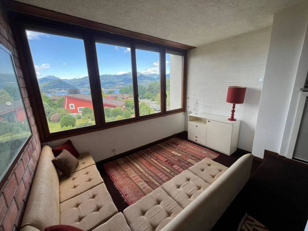 appartamento in vendita a Laveno-Mombello in zona Cerro