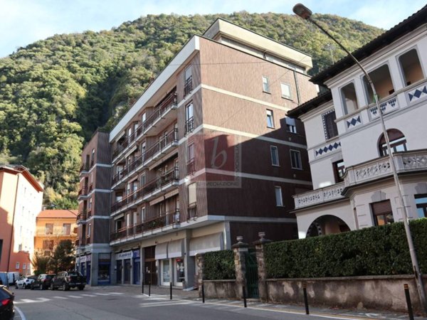 appartamento in vendita a Laveno-Mombello in zona Laveno