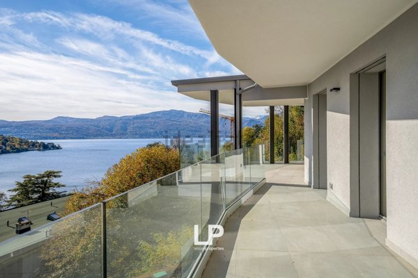 appartamento in vendita a Laveno-Mombello in zona Valdinaca