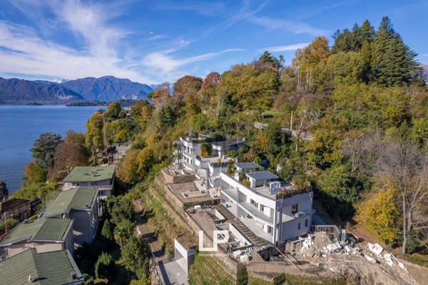 appartamento in vendita a Laveno-Mombello in zona Valdinaca