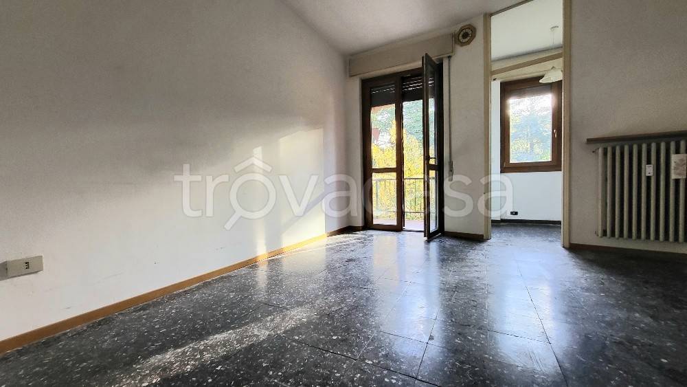 appartamento in vendita a Laveno-Mombello in zona Laveno