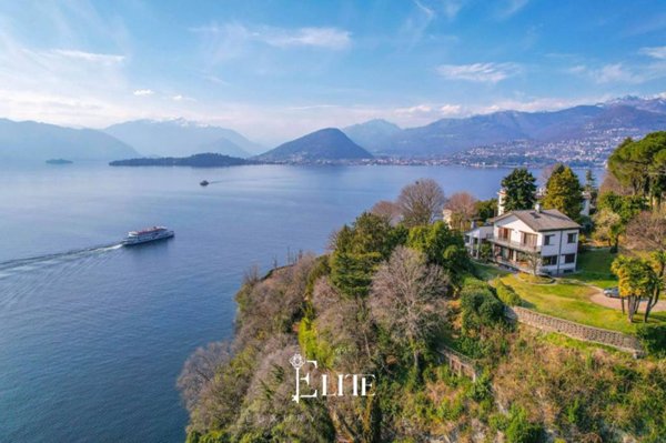 casa indipendente in vendita a Laveno-Mombello in zona Laveno